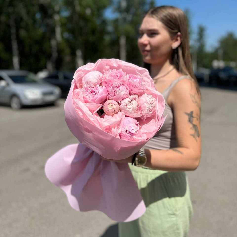 9 пионов