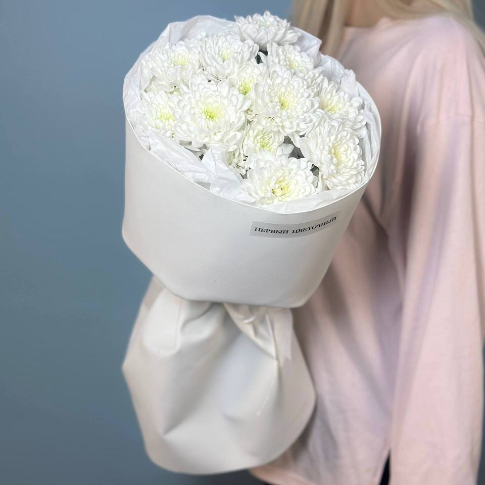 3 белоснежные хризантемы