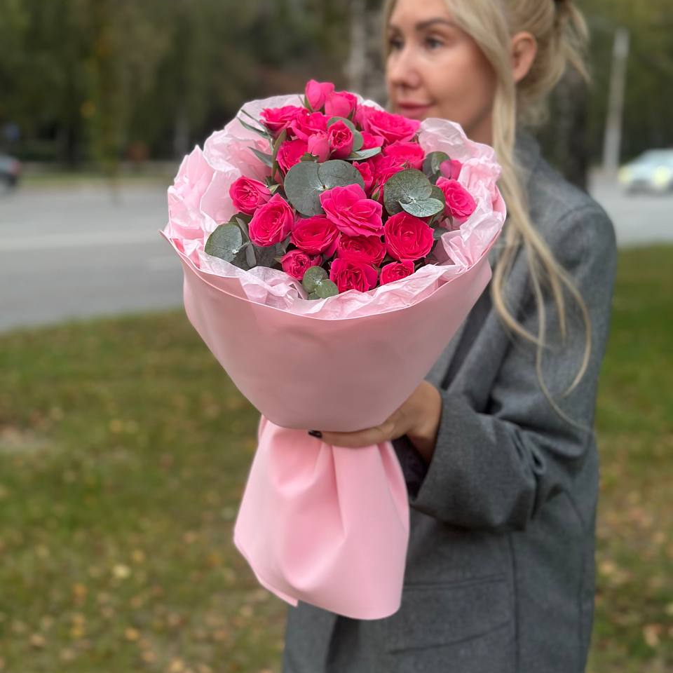 Букет из 9 кустовых роз