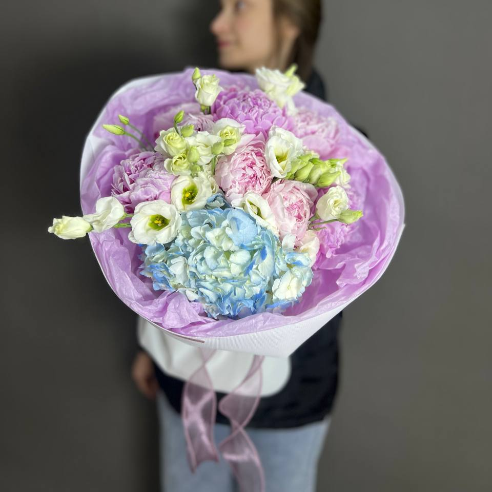 Микс Букет с пионами