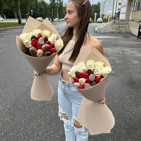 Букет с белыми розами 