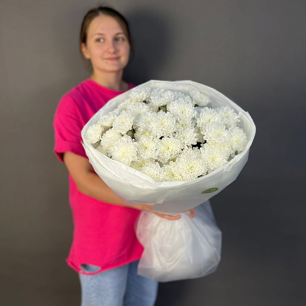 Букет из белоснежных хризантем