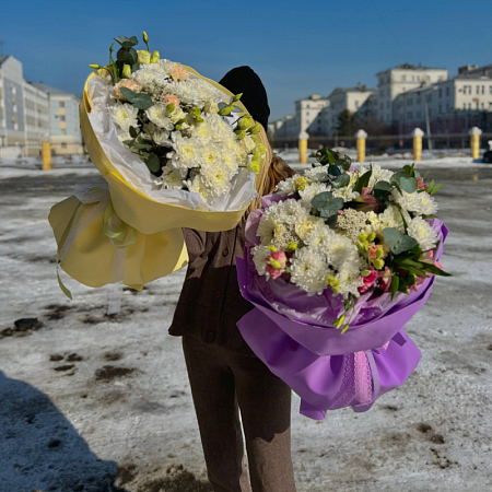 Пышные яркие микс букеты