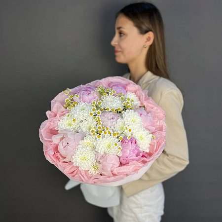 Нежный с пионами