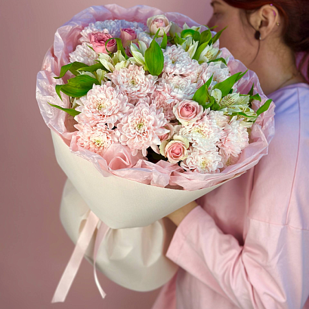 Букет с альстромериями и кустовой розой