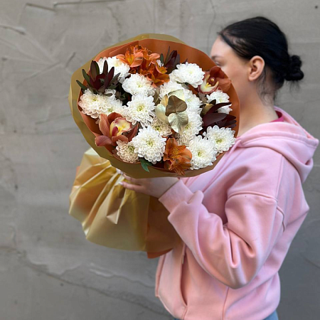 Осенний букет с орхидеями 